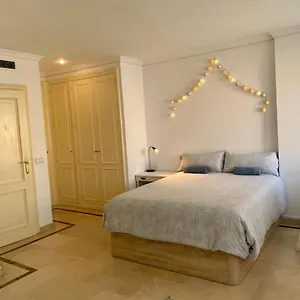 Apartamento Precioso Estudio Conde Orgaz, Madrid